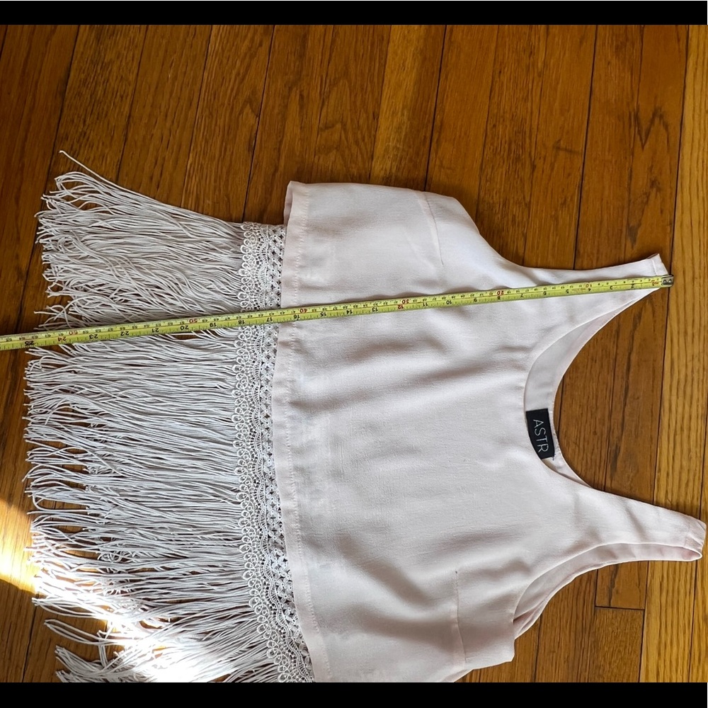 ASTR Pink/Blush Fringe Hem Crop Top Sz M - Picture 12 of 13